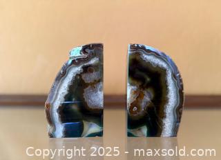 MaxSold Auction: Vintage Mid-Century Natural Cut Agate Bookends - Los Altos (California, USA) SELLER MANAGED Estate Sale Online Auction - Newcastle Drive