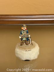 MaxSold Auction: Vintage Ron Lee 1987 Going Anywhere Hitchhiking Clown 24k Gold  Hand Painted Figurine - Los Altos (California, USA) SELLER MANAGED Estate Sale Online Auction - Newcastle Drive