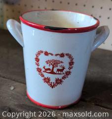 MaxSold Auction: 3 Flower Pots B - London (Ontario, Canada) PARTNER MANAGED Downsizing Online Auction - Ford Crescent