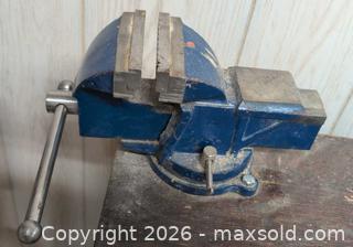MaxSold Auction: Bench Vise B - London (Ontario, Canada) PARTNER MANAGED Downsizing Online Auction - Ford Crescent