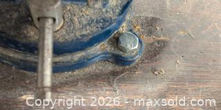 MaxSold Auction: Bench Vise B - London (Ontario, Canada) PARTNER MANAGED Downsizing Online Auction - Ford Crescent