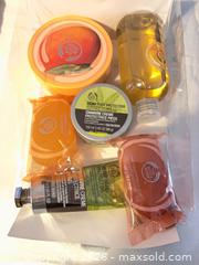 MaxSold Auction: Hand Soaps, Hand Creams, Moisturizers, Shower Gels A - London (Ontario, Canada) PARTNER MANAGED Downsizing Online Auction - Ford Crescent