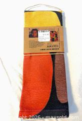 MaxSold Auction: Tea Towels, Dishcloth, Onion Holders A - London (Ontario, Canada) PARTNER MANAGED Downsizing Online Auction - Ford Crescent