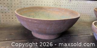 MaxSold Auction: Terracotta Bowls B - London (Ontario, Canada) PARTNER MANAGED Downsizing Online Auction - Ford Crescent