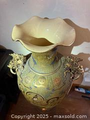 MaxSold Auction: Huge antique Japanese satsuma floor vase - San Jose (California, USA) SELLER MANAGED Estate Sale Online Auction -  Bennett Way