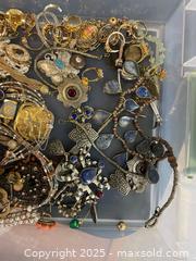 MaxSold Auction: Vintage costume jewelry  - San Jose (California, USA) SELLER MANAGED Estate Sale Online Auction -  Bennett Way