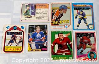 MaxSold Auction: VINTAGE MIXED HOCKEY CARD LOT - Kingston (Ontario, Canada) SELLER MANAGED Downsizing Online Auction - Rosemund Crescent
