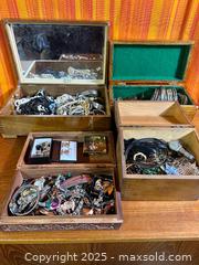 MaxSold Auction: Estate Jewelry - Hamilton (Ontario, Canada) SELLER MANAGED Estate Sale Online Auction - Gertrude Street