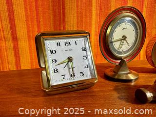 MaxSold Auction: Vintage Clocks - Hamilton (Ontario, Canada) SELLER MANAGED Estate Sale Online Auction - Gertrude Street