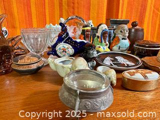 MaxSold Auction: Vintage/Antique China/Glass Smaller Pieces - Hamilton (Ontario, Canada) SELLER MANAGED Estate Sale Online Auction - Gertrude Street