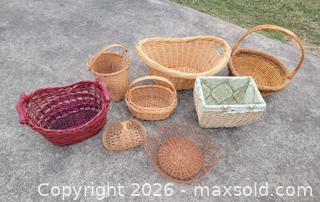 MaxSold Auction: Wicker Basket Lot #1 - East Cocalico Township (Pennsylvania, USA) SELLER MANAGED Downsizing Online Auction - Stevens Road                   