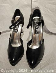 MaxSold Auction: High heels shoes  - Toronto (Ontario, Canada) SELLER MANAGED Commercial Liquidation Online Auction - Revlis Crescent