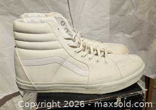 MaxSold Auction: Vans shoes ( SK8 Hi) - Toronto (Ontario, Canada) SELLER MANAGED Commercial Liquidation Online Auction - Revlis Crescent