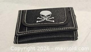 MaxSold Auction: Wallet  - Toronto (Ontario, Canada) SELLER MANAGED Commercial Liquidation Online Auction - Revlis Crescent