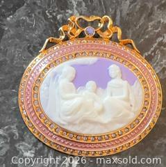 MaxSold Auction: Retired New Vintage Large 2"x2" Joan Rivers Purple Cameo Styled Gold Plated Rhinestones Gold plated Brooch  - Pickering (Ontario, Canada) PARTNER MANAGED Reseller Online Auction -  Granite Court