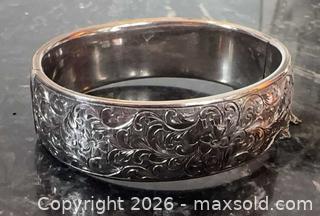 MaxSold Auction: Vintage Antiqued 1940s Sterling Silver 925 Latched Floral Signed WRJ Scrollwork Bangle Bracelet  - Pickering (Ontario, Canada) PARTNER MANAGED Reseller Online Auction -  Granite Court