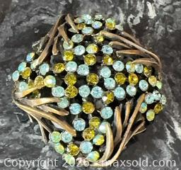 MaxSold Auction: Vintage Large Floral Light Blue Rhinestone Brooch Pin, Antique Gold Finish 2” - Pickering (Ontario, Canada) PARTNER MANAGED Reseller Online Auction -  Granite Court