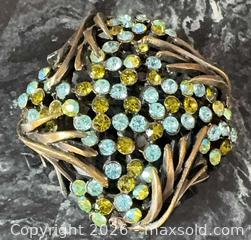 MaxSold Auction: Vintage Large Floral Light Blue Rhinestone Brooch Pin, Antique Gold Finish 2” - Pickering (Ontario, Canada) PARTNER MANAGED Reseller Online Auction -  Granite Court
