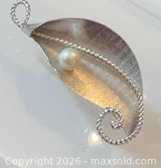 MaxSold Auction: Vintage Leaf Sterling Silver 925 Brooch with Natural Pearl, Marked "Art Sterling" - Pickering (Ontario, Canada) PARTNER MANAGED Reseller Online Auction -  Granite Court