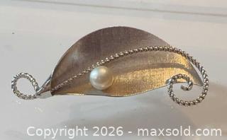 MaxSold Auction: Vintage Leaf Sterling Silver 925 Brooch with Natural Pearl, Marked "Art Sterling" - Pickering (Ontario, Canada) PARTNER MANAGED Reseller Online Auction -  Granite Court