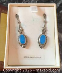 MaxSold Auction: Vintage Southwestern Style Sterling Silver 925 Turquoise Dangle Earrings - Pickering (Ontario, Canada) PARTNER MANAGED Reseller Online Auction -  Granite Court