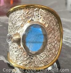 MaxSold Auction: Vintage Wide Cigar Band Sterling Silver 925 & Gold-Plated Labradorite Ring Sz 8 - Pickering (Ontario, Canada) PARTNER MANAGED Reseller Online Auction -  Granite Court