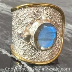 MaxSold Auction: Vintage Wide Cigar Band Sterling Silver 925 & Gold-Plated Labradorite Ring Sz 8 - Pickering (Ontario, Canada) PARTNER MANAGED Reseller Online Auction -  Granite Court