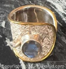 MaxSold Auction: Vintage Wide Cigar Band Sterling Silver 925 & Gold-Plated Labradorite Ring Sz 8 - Pickering (Ontario, Canada) PARTNER MANAGED Reseller Online Auction -  Granite Court