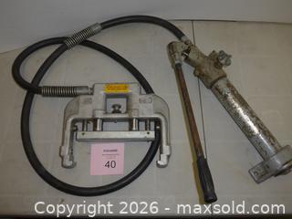MaxSold Auction: 3M MS2 Splicing Clamp With Hydraulic Hand Pump - New Westminster (British Columbia, Canada) SELLER MANAGED Downsizing Online Auction - Eighth Street
