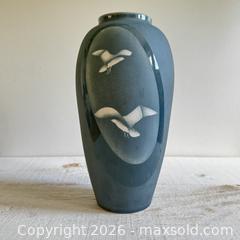 MaxSold Auction: Vintage Blue and White Pottery Vase with Seagull Bird Design - Large Pottery Flower Vase - Kingston (Ontario, Canada) SELLER MANAGED Downsizing Online Auction - Bishop Street