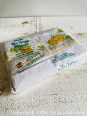 MaxSold Auction: Vintage Selected Irregulars Full Flat Sheet Muslin Non-Iron Floral by Westpoint Pepperell - Made in USA - Kingston (Ontario, Canada) SELLER MANAGED Downsizing Online Auction - Bishop Street