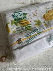 MaxSold Auction: Vintage Selected Irregulars Full Flat Sheet Muslin Non-Iron Floral by Westpoint Pepperell - Made in USA - Kingston (Ontario, Canada) SELLER MANAGED Downsizing Online Auction - Bishop Street