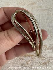 MaxSold Auction: Vintage Silver Tone Fashion Pin - Kingston (Ontario, Canada) SELLER MANAGED Downsizing Online Auction - Bishop Street