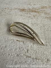 MaxSold Auction: Vintage Silver Tone Fashion Pin - Kingston (Ontario, Canada) SELLER MANAGED Downsizing Online Auction - Bishop Street