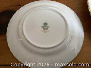 MaxSold Auction: Aynsley Arundel  - Ottawa (Ontario, Canada) SELLER MANAGED Reseller Online Auction - Carp Road