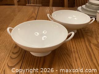 MaxSold Auction: Wedgwood White - Ottawa (Ontario, Canada) SELLER MANAGED Reseller Online Auction - Carp Road