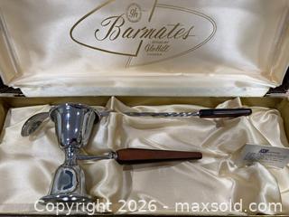 MaxSold Auction: Vintage Glo-Hill Barmates Bar Tool Set With Chrome Tools and Bakelite Handles in its Original Case. - Mississauga (Ontario, Canada) SELLER MANAGED Estate Sale Online Auction - Greenbower Court