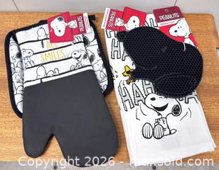 MaxSold Auction: Snoopy Kitchen Textiles  - Toronto (Ontario, Canada) SELLER MANAGED Downsizing Online Auction - Kingston Road (STORAGE)