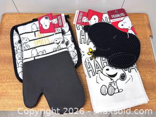 MaxSold Auction: Snoopy Kitchen Textiles  - Toronto (Ontario, Canada) SELLER MANAGED Downsizing Online Auction - Kingston Road (STORAGE)