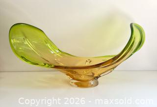 MaxSold Auction: Vintage Edag Stretch Art Glass Centrepiece - Toronto (Ontario, Canada) SELLER MANAGED Downsizing Online Auction - Kingston Road (STORAGE)