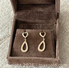 MaxSold Auction:  14K Heart Shaped Dangling Pierced Earrings - Oakville (Ontario, Canada) PARTNER MANAGED Estate Sale Online Auction - Lakeshore Road West