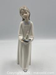 MaxSold Auction: Lladro Porcelain Figurines - Oakville (Ontario, Canada) PARTNER MANAGED Estate Sale Online Auction - Lakeshore Road West