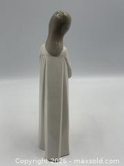 MaxSold Auction: Lladro Porcelain Figurines - Oakville (Ontario, Canada) PARTNER MANAGED Estate Sale Online Auction - Lakeshore Road West