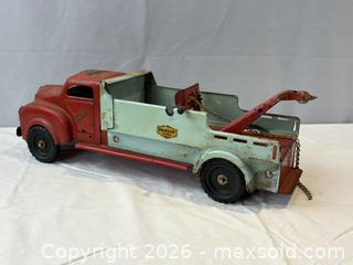 MaxSold Auction: Vintage Lincoln Toys Pressed Steel Tow Truck. Circa 1940s  - Oakville (Ontario, Canada) PARTNER MANAGED Estate Sale Online Auction - Lakeshore Road West