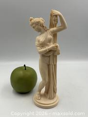 MaxSold Auction: Vintage Reproduction of Aphrodite Kallipygos Statue - Oakville (Ontario, Canada) PARTNER MANAGED Estate Sale Online Auction - Lakeshore Road West