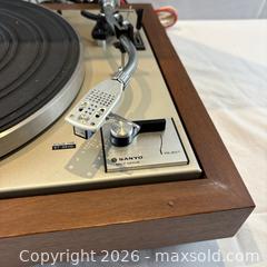 MaxSold Auction: Vintage Sanyo #PT625 Turntable - Oakville (Ontario, Canada) PARTNER MANAGED Estate Sale Online Auction - Lakeshore Road West