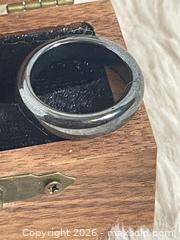 MaxSold Auction: Vintage Costume Mother of Pearl Ring Sz. 7-8 - Toronto (Ontario, Canada) SELLER MANAGED Reseller Online Auction - Bayview Avenue