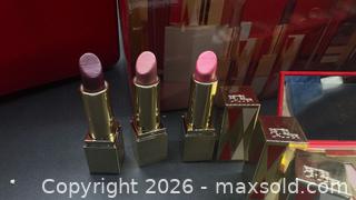 MaxSold Auction: Brand new Estée Lauder makeup in bag - Markham (Ontario, Canada) SELLER MANAGED Downsizing Online Auction - Loring Crescent