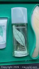 MaxSold Auction: Elizabeth Arden gift set new - Markham (Ontario, Canada) SELLER MANAGED Downsizing Online Auction - Loring Crescent
