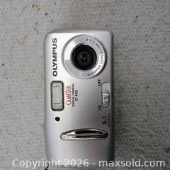 MaxSold Auction: Digital camera lot (3) - Waterford (New Jersey, USA) SELLER MANAGED Downsizing Online Auction - Chew Road